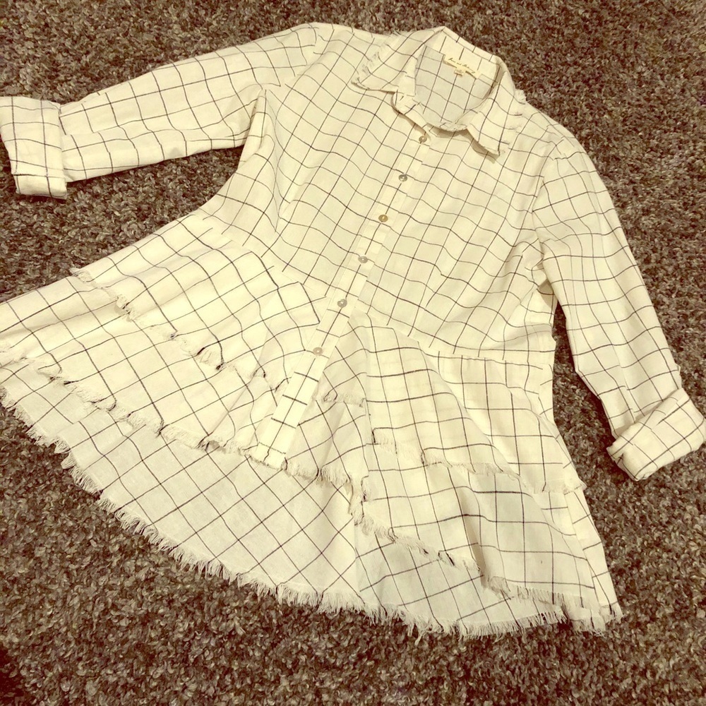 Jane & Delancey blouse with flared bottom. EUC!